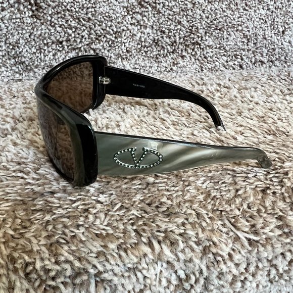 Valentino 5447/S Women\'s Grey Pearl/Taupe Shield Sunglasses. main image 4